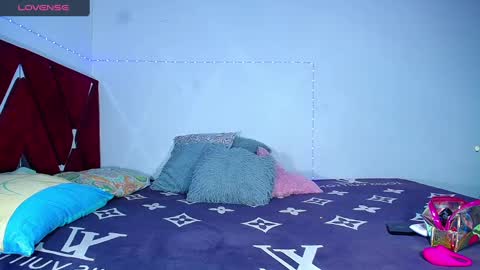 Snapshot of danisabrownn chatting on December 13, 1:33 pm danisabrownn online show from December 13, 1:33 pm