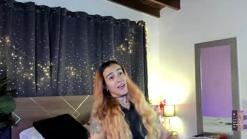 Snapshot of danna__castle chatting on December 28, 4:41 am Dannacastle online show from December 28, 4:41 am
