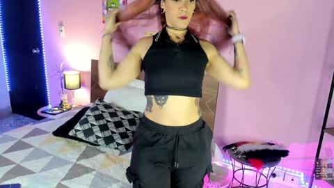 Snapshot of danna__castle chatting on January 19, 4:44 am Dannacastle online show from January 19, 4:44 am