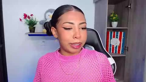 Danna online show from February 4, 9:18 pm