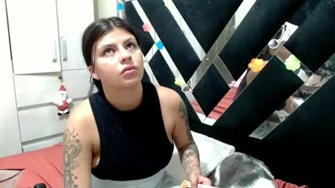 daphne877046 online show from May 10, 1:29 am