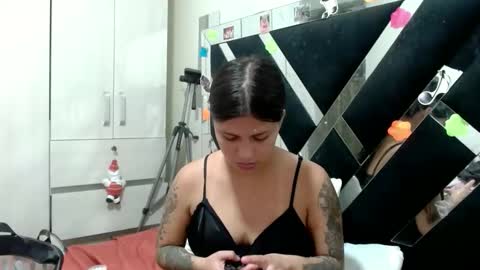 daphne877046 online show from May 18, 4:18 am