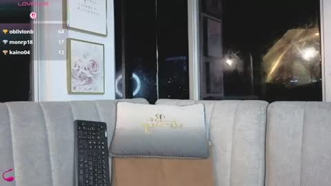 daphne_chers online show from April 28, 2:27 am