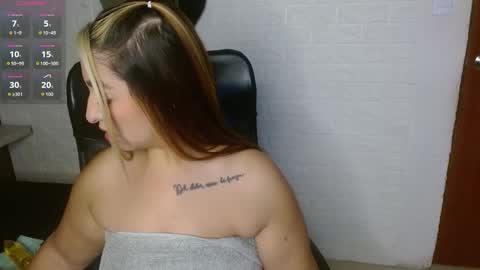 daphne_walton online show from November 26, 10:38 am