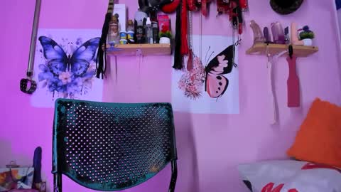 Snapshot of daphneandrade chatting on January 26, 1:15 pm daphneandrade online show from January 26, 1:15 pm