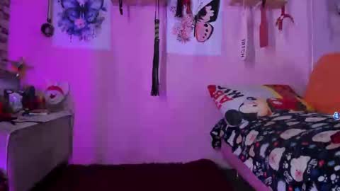Snapshot of daphneandrade chatting on February 13, 10:54 pm daphneandrade online show from February 13, 10:54 pm