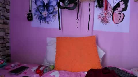 Snapshot of daphneandrade chatting on March 9, 1:15 pm daphneandrade online show from March 9, 1:15 pm
