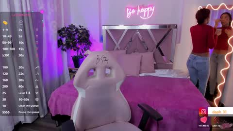 Snapshot of daphnne_tay chatting on March 8, 3:26 am dhapnne online show from March 8, 3:26 am