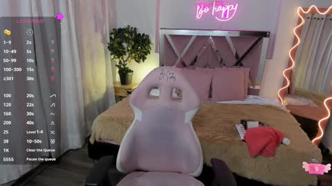 Snapshot of daphnne_tay chatting on February 13, 3:39 am dhapnne online show from February 13, 3:39 am