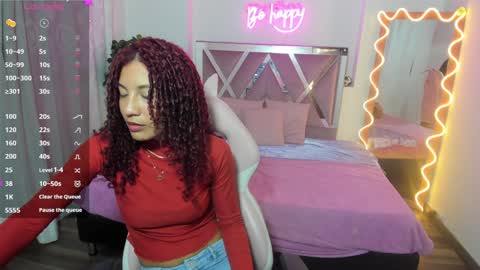 Snapshot of daphnne_tay chatting on December 29, 3:00 am dhapnne online show from December 29, 3:00 am