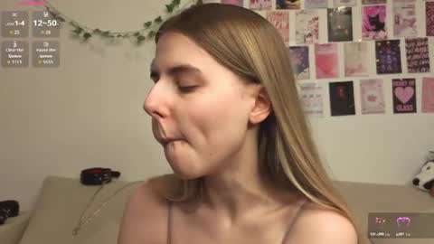 Ester online show from July 18, 5:26 pm