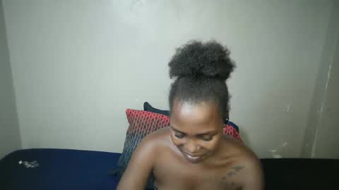 dark_lovly online show from February 18, 7:13 pm