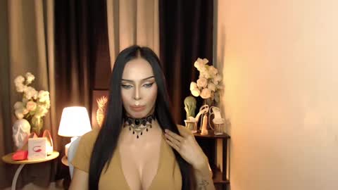 Snapshot of darksoul_mistress chatting on February 2, 11:08 am HAPPY BIRTHDAY MISTRESS MADRIANA online show from February 2, 11:08 am