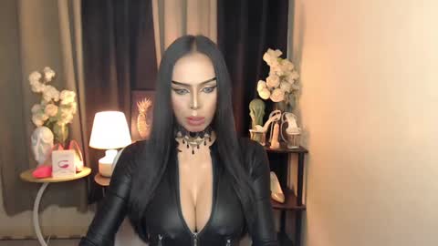 Snapshot of darksoul_mistress chatting on February 1, 10:05 am HAPPY BIRTHDAY MISTRESS MADRIANA online show from February 1, 10:05 am