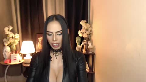 Snapshot of darksoul_mistress chatting on January 26, 8:57 am HAPPY BIRTHDAY MISTRESS MADRIANA online show from January 26, 8:57 am