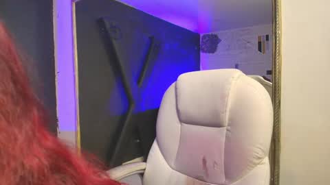 Snapshot of darlingbdsm_ chatting on January 13, 2:00 pm Darling online show from January 13, 2:00 pm