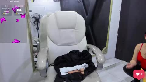Snapshot of darlingbdsm_ chatting on February 14, 4:31 pm Darling online show from February 14, 4:31 pm