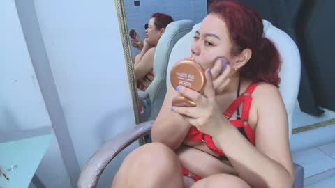 Snapshot of darlingbdsm_ chatting on January 29, 1:28 pm Darling online show from January 29, 1:28 pm