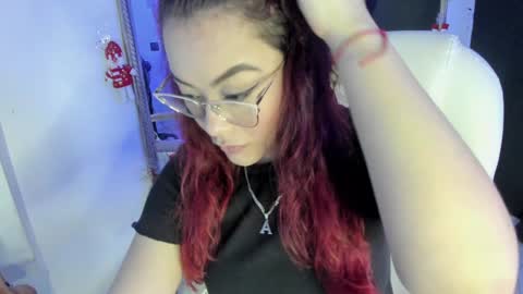 Snapshot of darlingbdsm_ chatting on December 28, 1:17 pm Darling online show from December 28, 1:17 pm