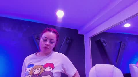 Snapshot of darlingbdsm_ chatting on January 6, 1:30 pm Darling online show from January 6, 1:30 pm