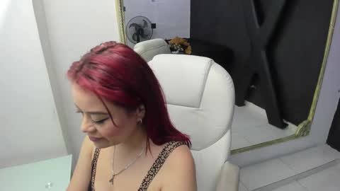 Snapshot of darlingbdsm_ chatting on March 2, 1:53 pm Darling online show from March 2, 1:53 pm