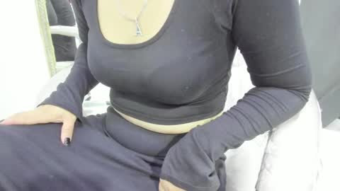 Snapshot of darlingbdsm_ chatting on March 11, 12:28 pm Darling online show from March 11, 12:28 pm