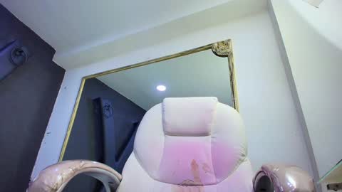 Snapshot of darlingbdsm_ chatting on January 20, 12:49 pm Darling online show from January 20, 12:49 pm