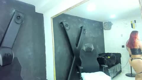 Snapshot of darlingbdsm_ chatting on October 15, 3:58 pm Darling online show from October 15, 3:58 pm