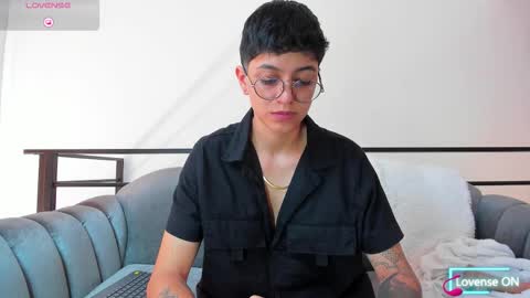 Snapshot of dass_roman chatting on September 29, 7:52 pm Dass Roman online show from September 29, 7:52 pm