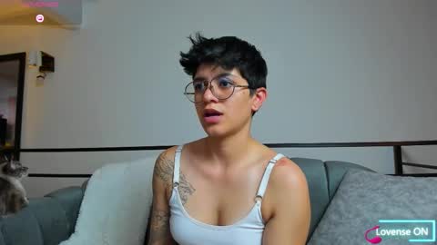 Snapshot of dass_roman chatting on September 23, 9:24 pm Dass Roman online show from September 23, 9:24 pm