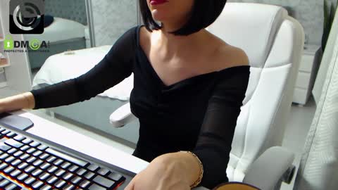 Elly online show from January 22, 9:24 am