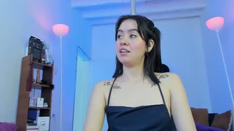 dearmilu28 online show from June 13, 3:20 pm
