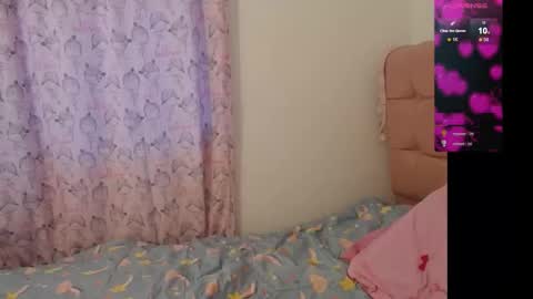 Snapshot of debie_lehee chatting on February 12, 11:09 pm Victoria online show from February 12, 11:09 pm