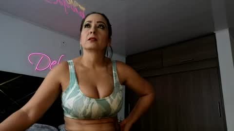 DeboraMom online show from June 20, 4:10 pm