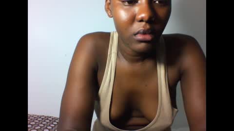 EVAH online show from March 15, 8:00 pm