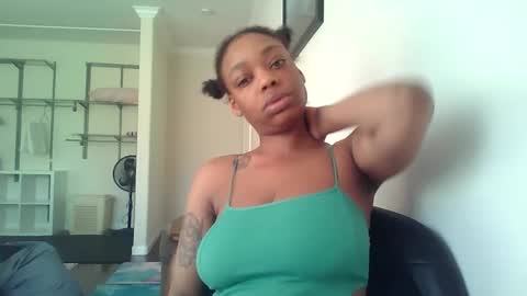 Snapshot of delightfuldark chatting on February 5, 3:53 pm delightfuldark online show from February 5, 3:53 pm