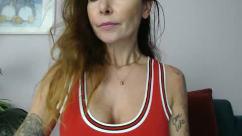 Snapshot of delilah_sweet chatting on January 14, 4:50 pm delilah_sweet online show from January 14, 4:50 pm