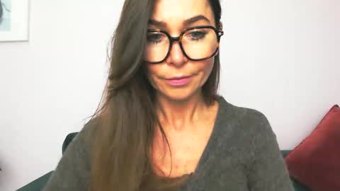 Snapshot of delilah_sweet chatting on September 25, 3:44 pm delilah_sweet online show from September 25, 3:44 pm