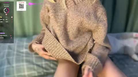 Della online show from February 26, 4:50 pm