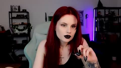 dellacrush_ online show from July 18, 5:37 pm