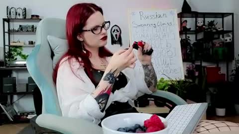 dellacrush_ online show from July 7, 5:16 pm