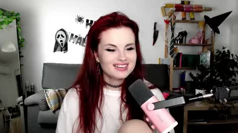 dellacrush_ online show from October 22, 5:07 pm