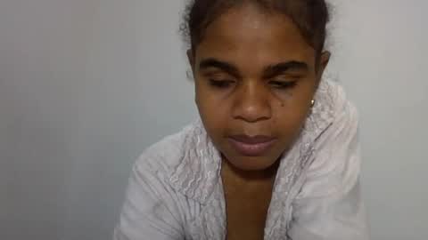delphine online show from June 22, 3:25 am