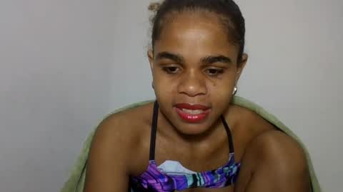 delphine online show from June 13, 4:32 am