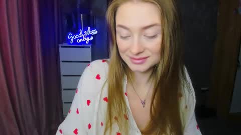 Snapshot of demure_soul chatting on September 13, 4:20 am Sophie online show from September 13, 4:20 am