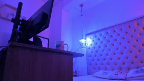 denisse_logan online show from July 23, 3:04 am