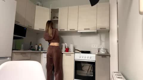 Denni online show from October 19, 3:58 pm