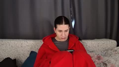 Emma online show from May 5, 7:22 am
