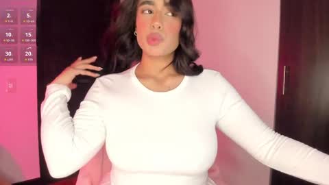 Sophie  online show from May 13, 12:39 am