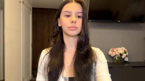 desireefolino online show from January 15, 1:39 pm